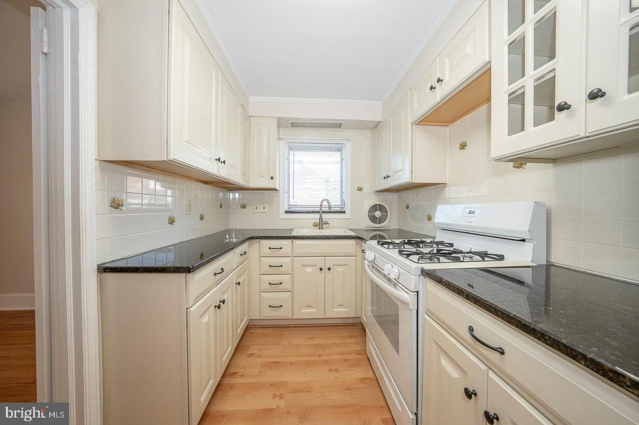 214 Harrogate Rd - Photo 6 of 26