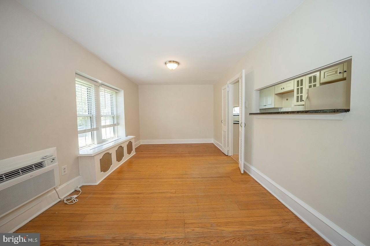 214 Harrogate Rd - Photo 7 of 26