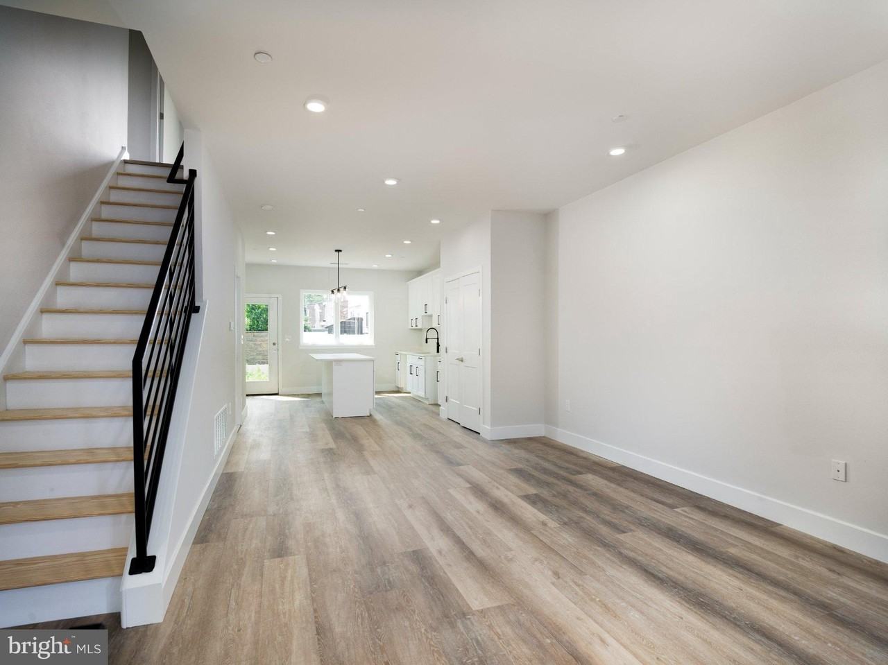303 Fountain St - Photo 7 of 38