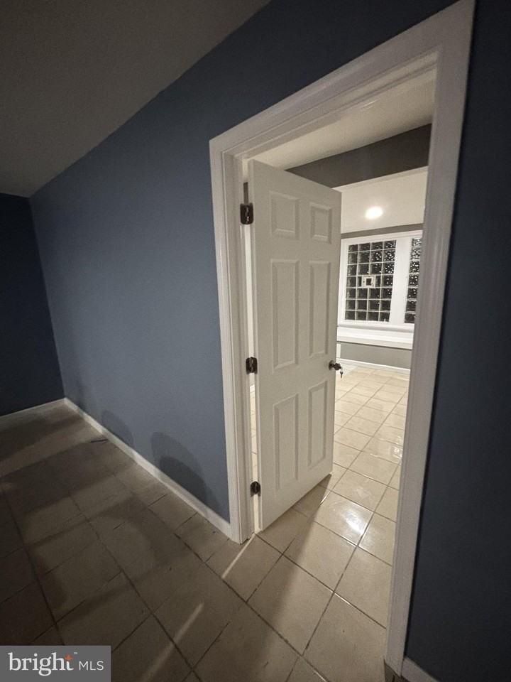835 Anchor St - Photo 7 of 10