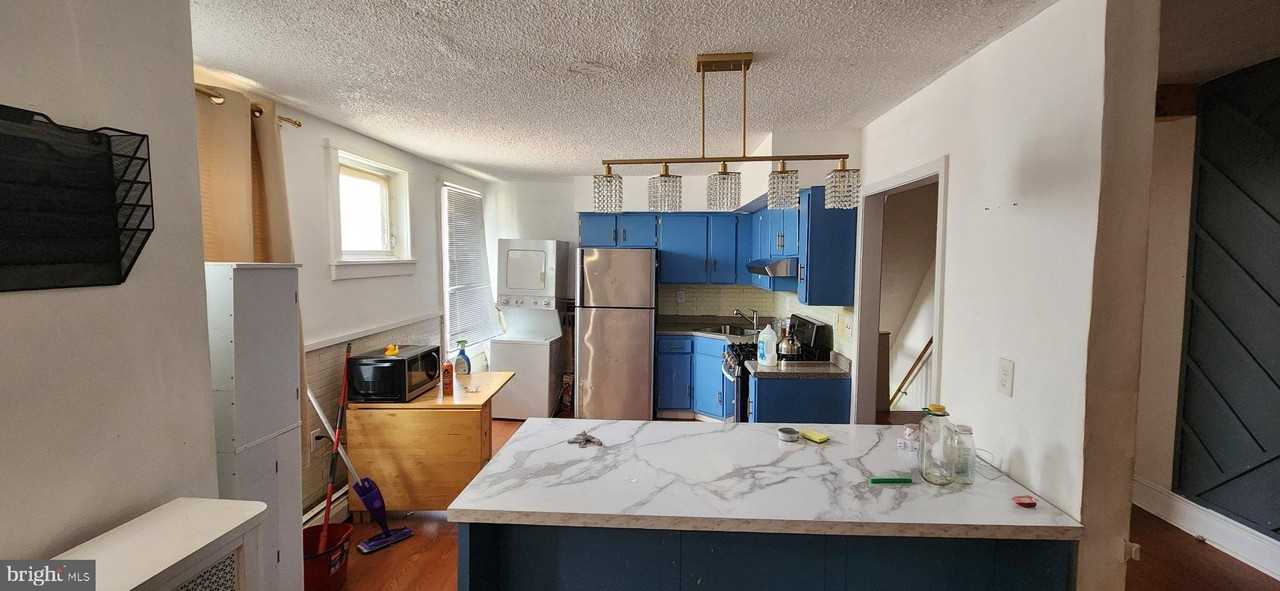 4404 Disston St - Photo 7 of 10