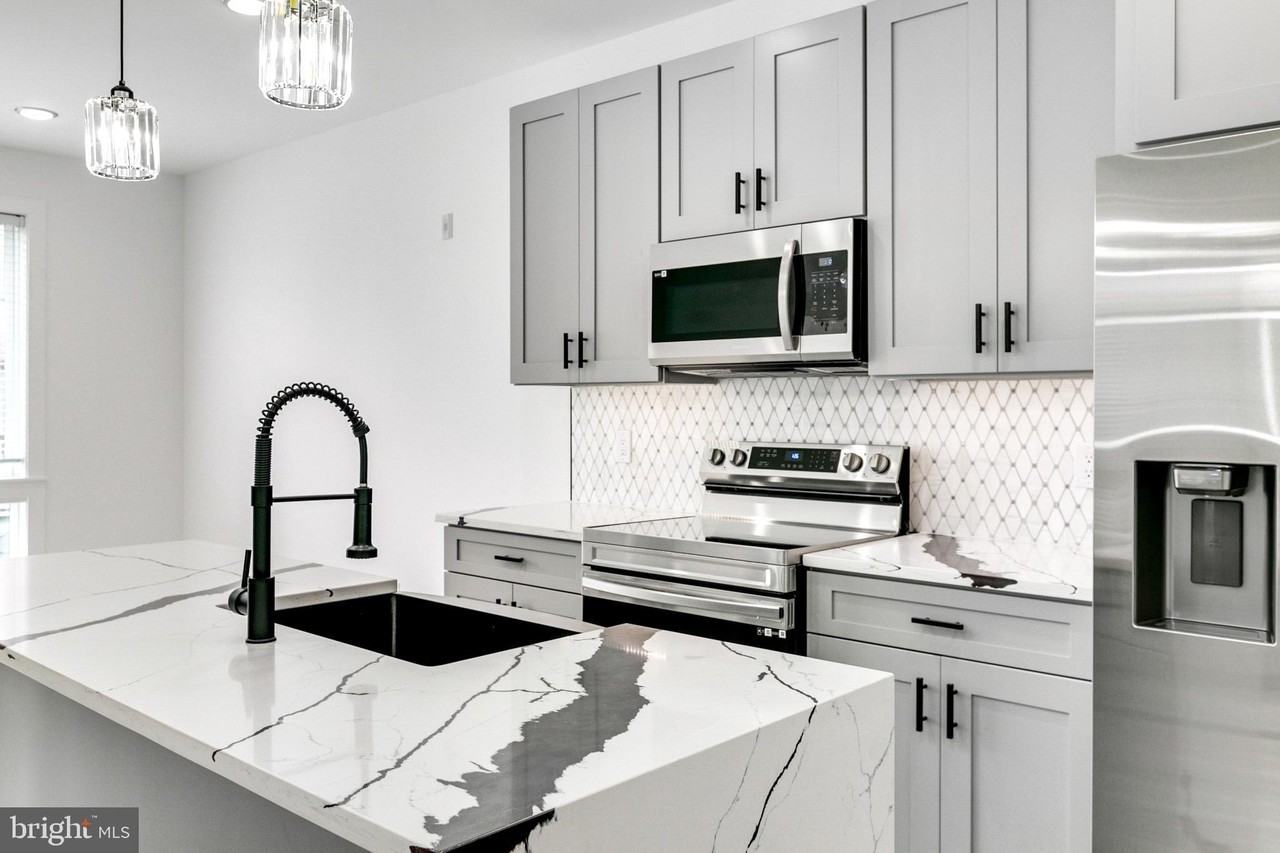 2054 N 2nd St #6 - Photo 5 of 27