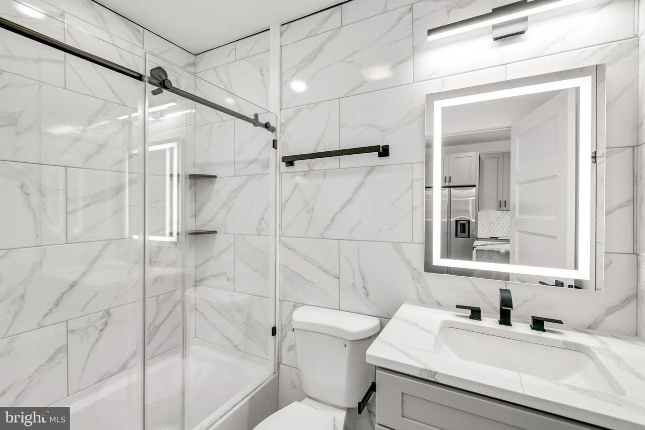 2054 N 2nd St #6 - Photo 7 of 27