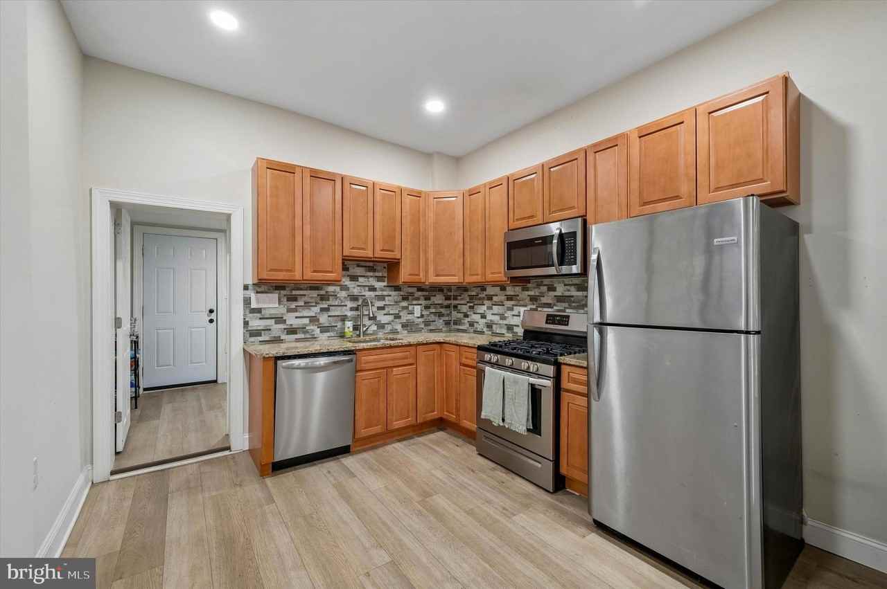 5512 Master St - Photo 3 of 25