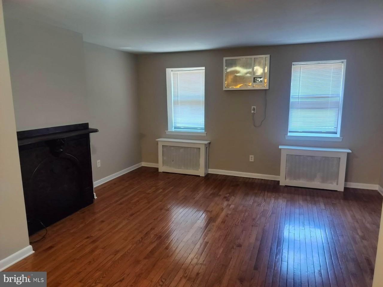 1622 E Passyunk Ave #2 - Photo 2 of 11
