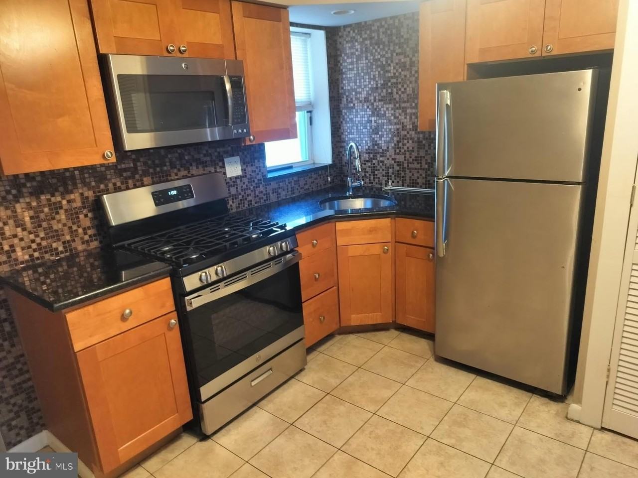 1622 E Passyunk Ave #2 - Photo 3 of 11