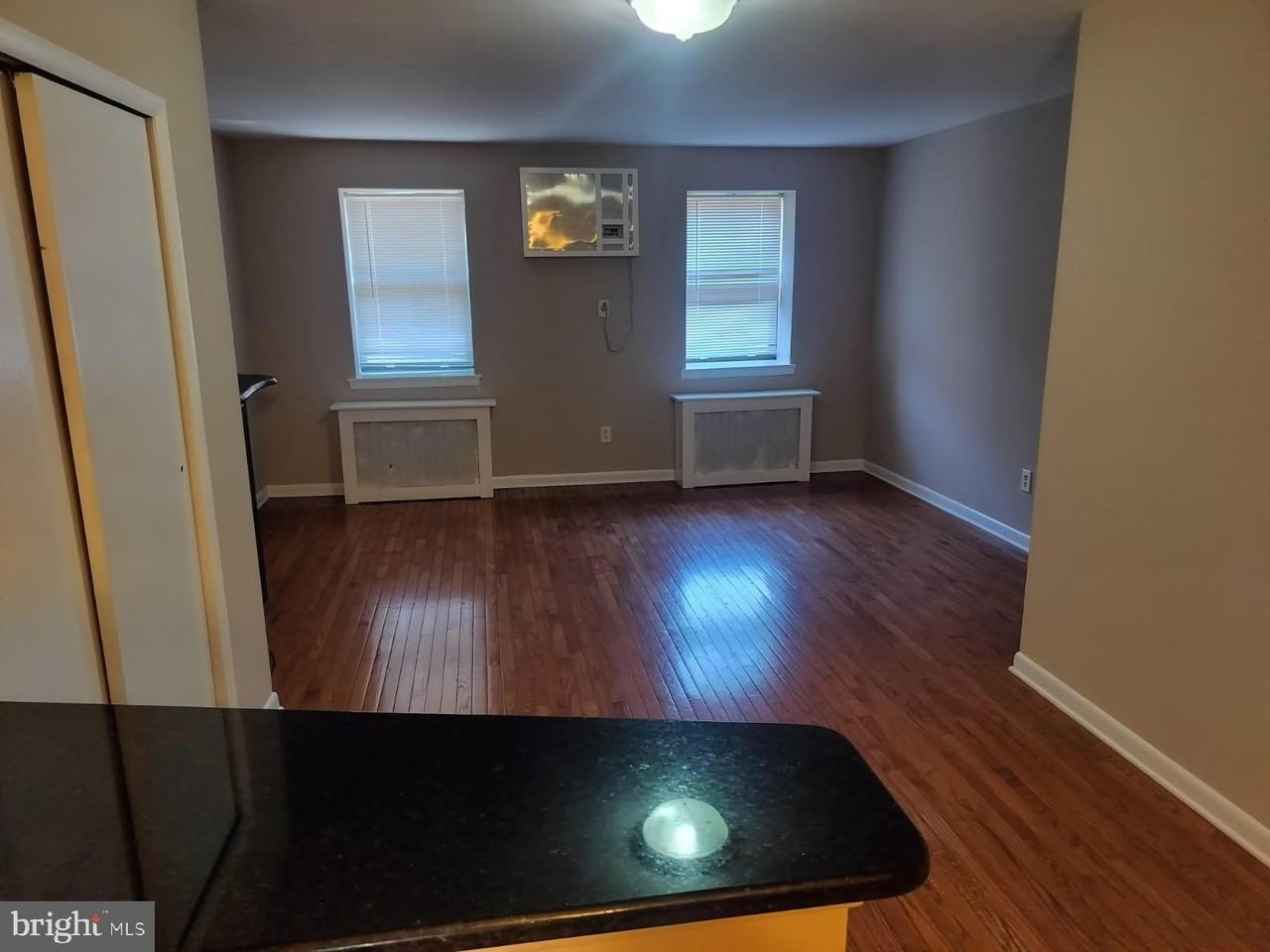 1622 E Passyunk Ave #2 - Photo 4 of 11