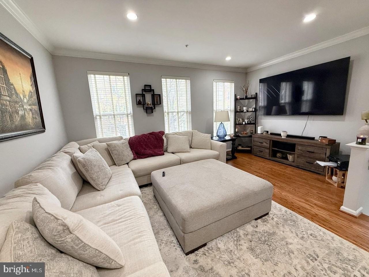 162 Barrett Pl - Photo 4 of 16