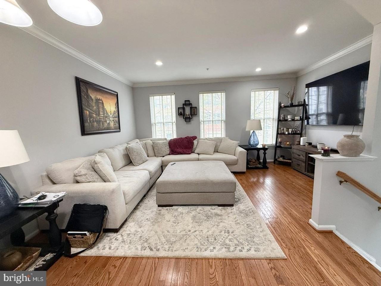 162 Barrett Pl - Photo 5 of 16