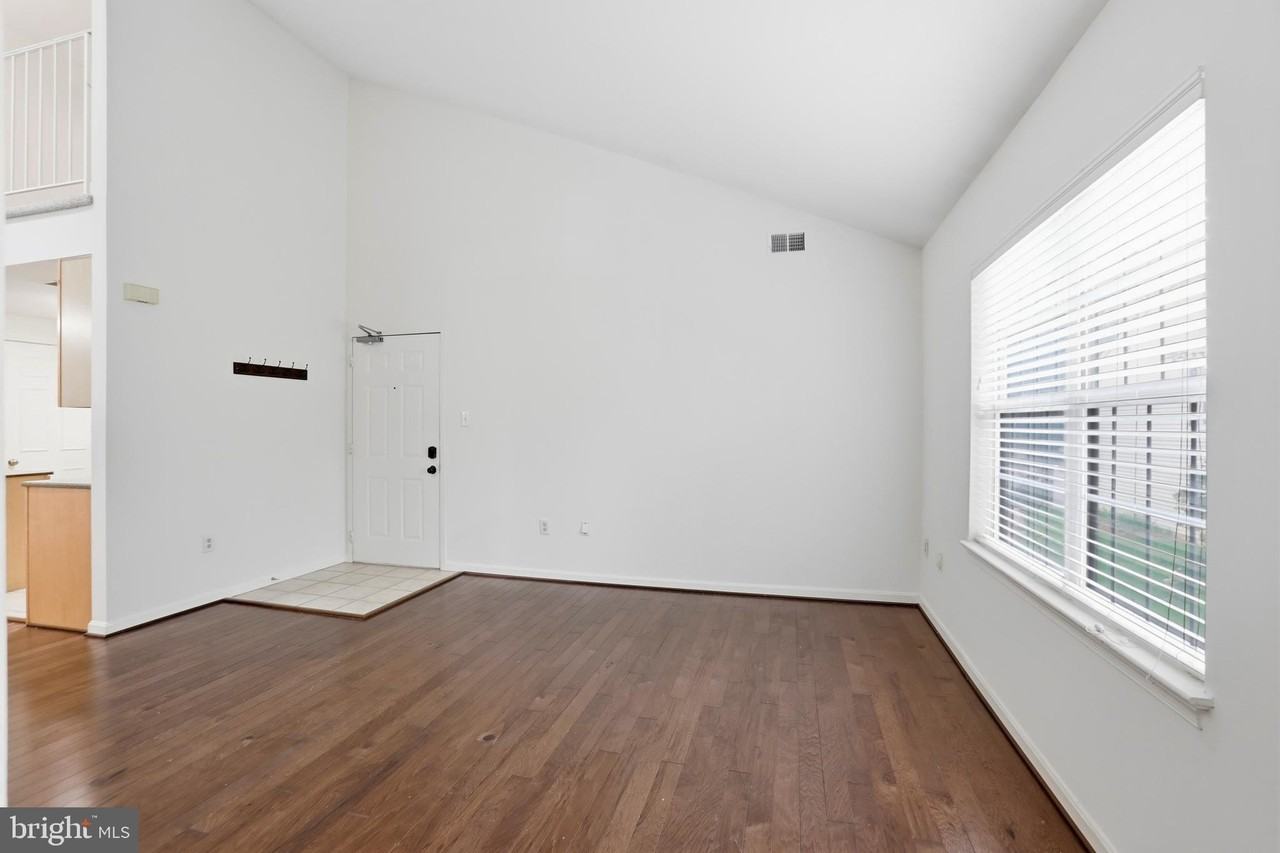 10208-C Ashbrooke Ct #19 - Photo 3 of 23
