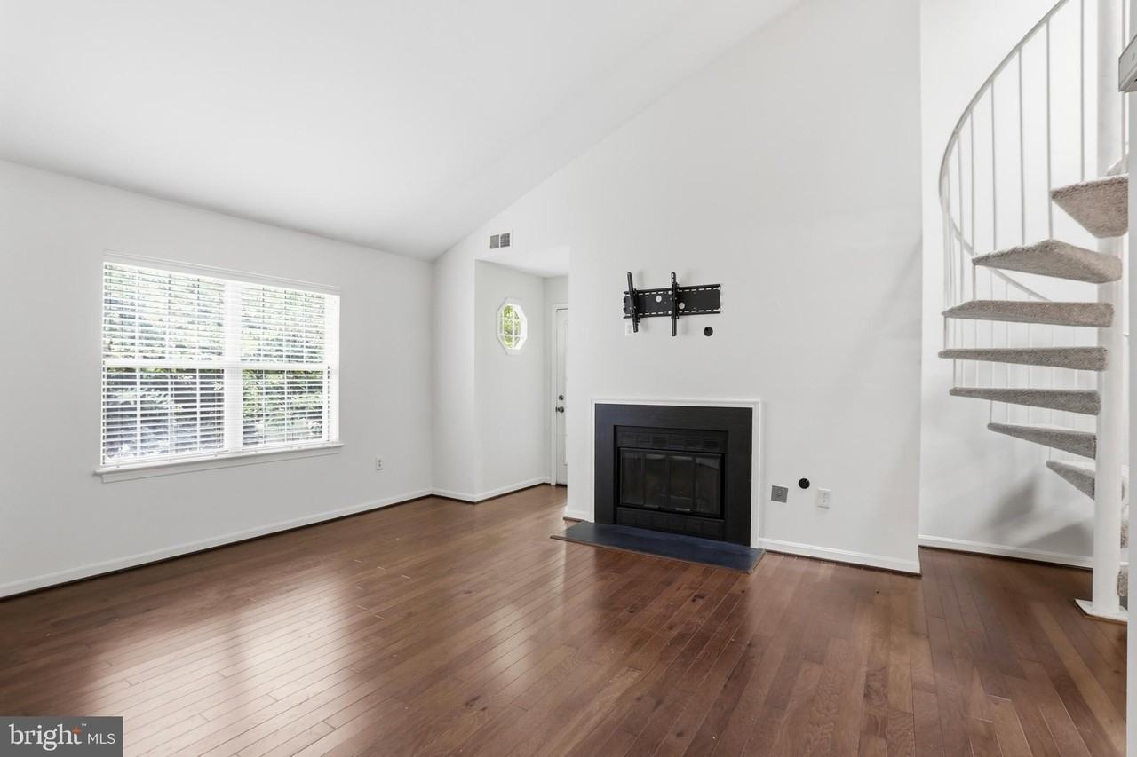 10208-C Ashbrooke Ct #19 - Photo 5 of 23