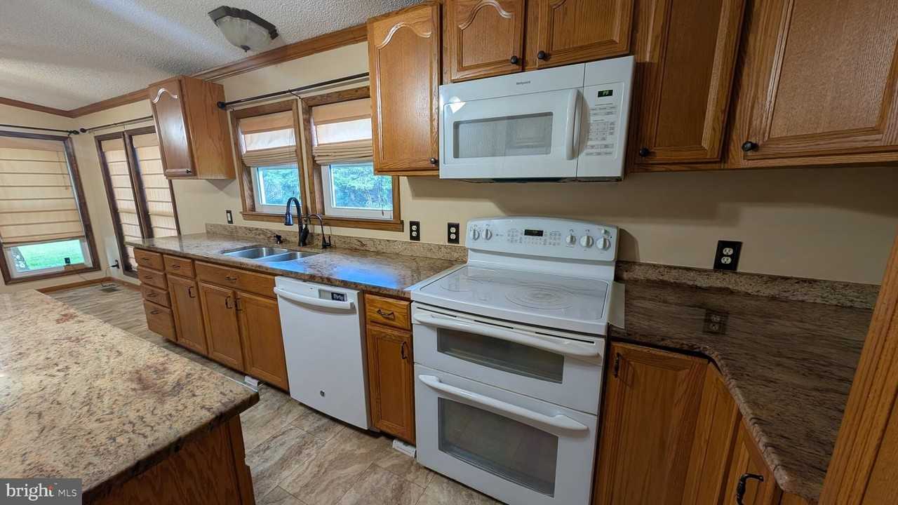 8167 Everona Rd - Photo 7 of 26