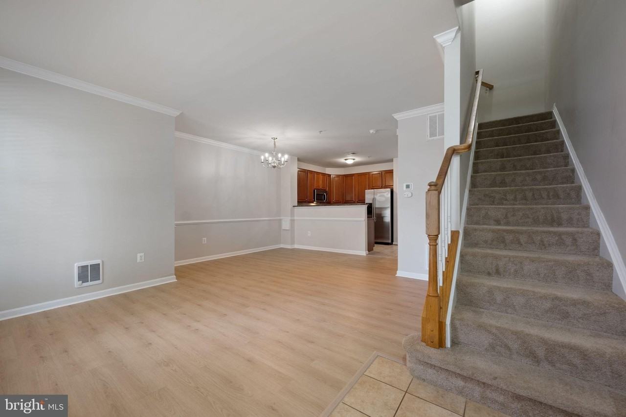 15555 John Diskin Cir - Photo 2 of 25