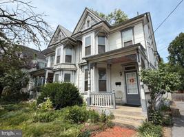 featured image of 508 W Burke St
