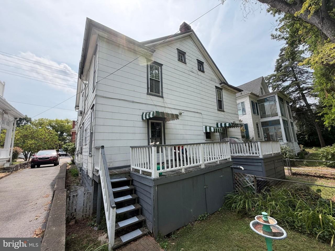 508 W Burke St - Photo 4 of 28