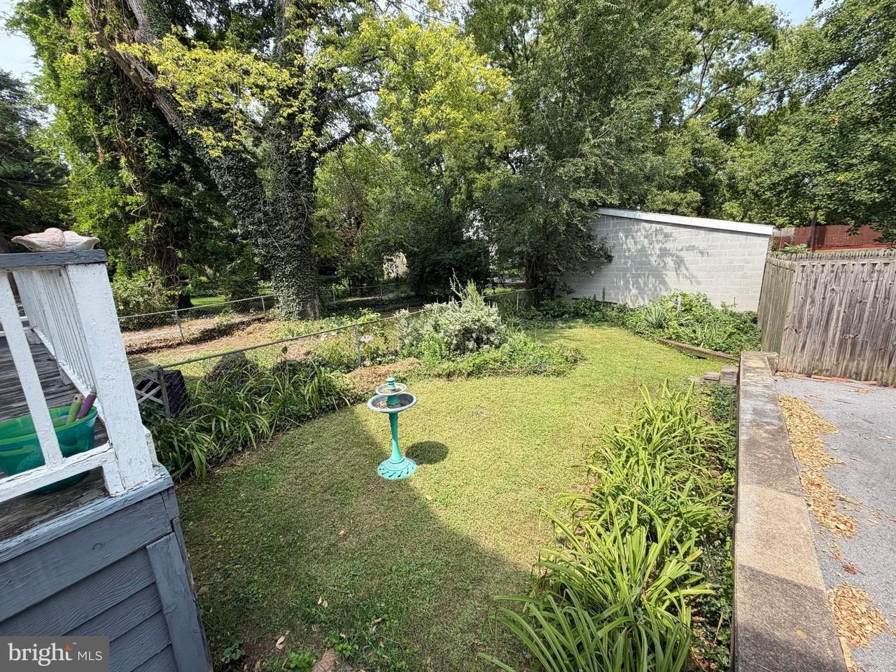 508 W Burke St - Photo 5 of 28