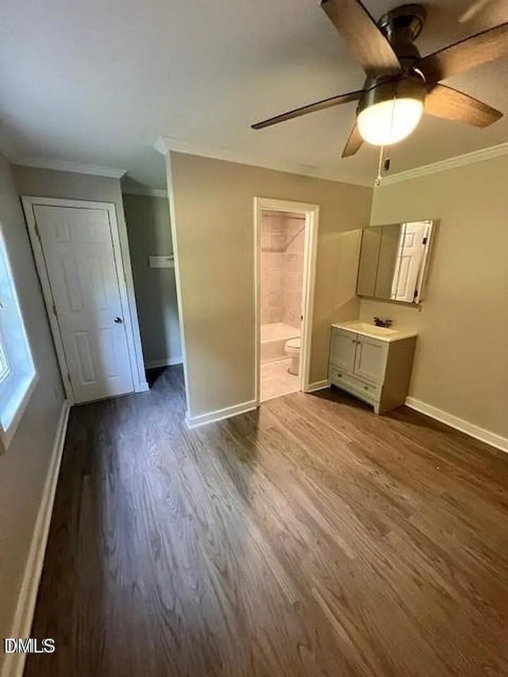 909 E Davie St #8 - Photo 3 of 4