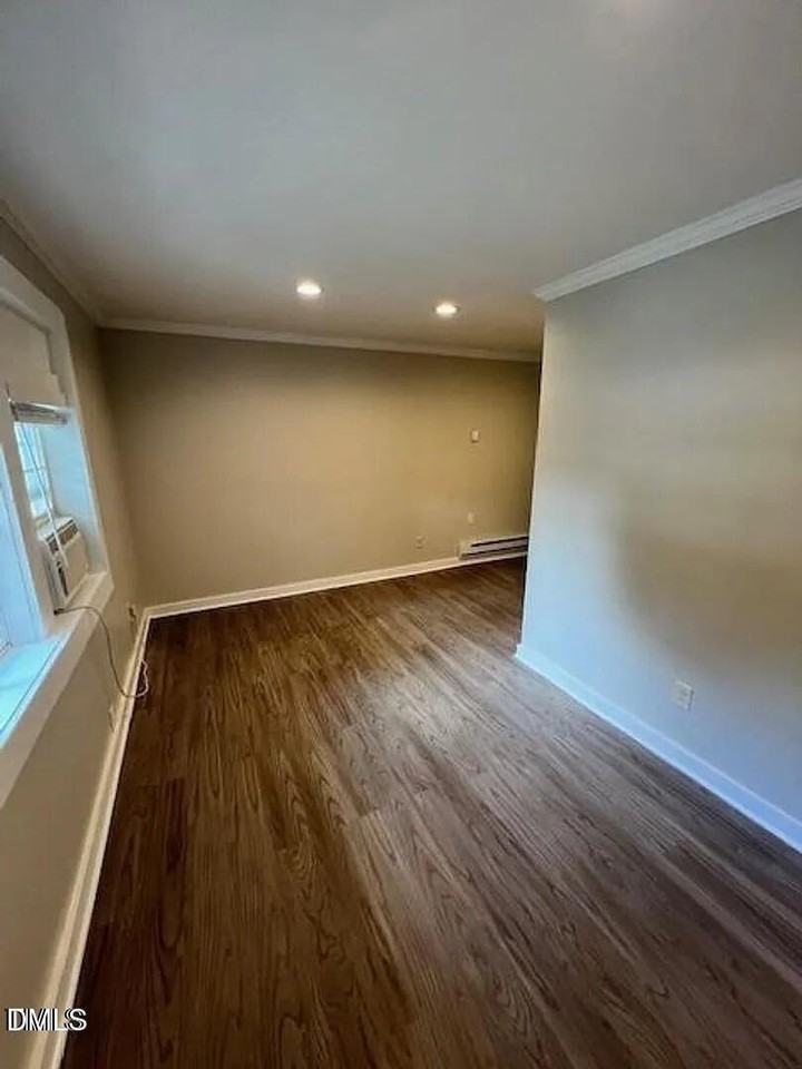 909 E Davie St #8 - Photo 4 of 4