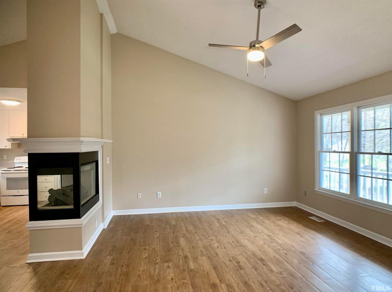 516 Contessa Ct - Photo 3 of 24