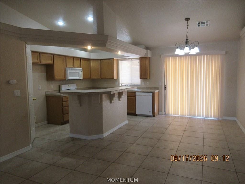 2986 N Stewart St - Photo 3 of 12