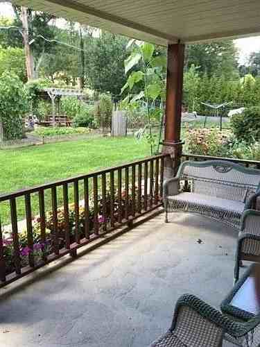 320 Lakeside Dr N - Photo 3 of 25