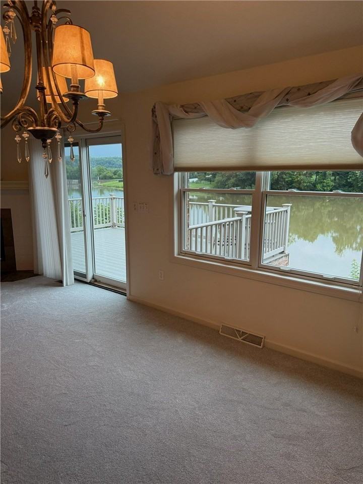 320 Lakeside Dr N - Photo 7 of 25