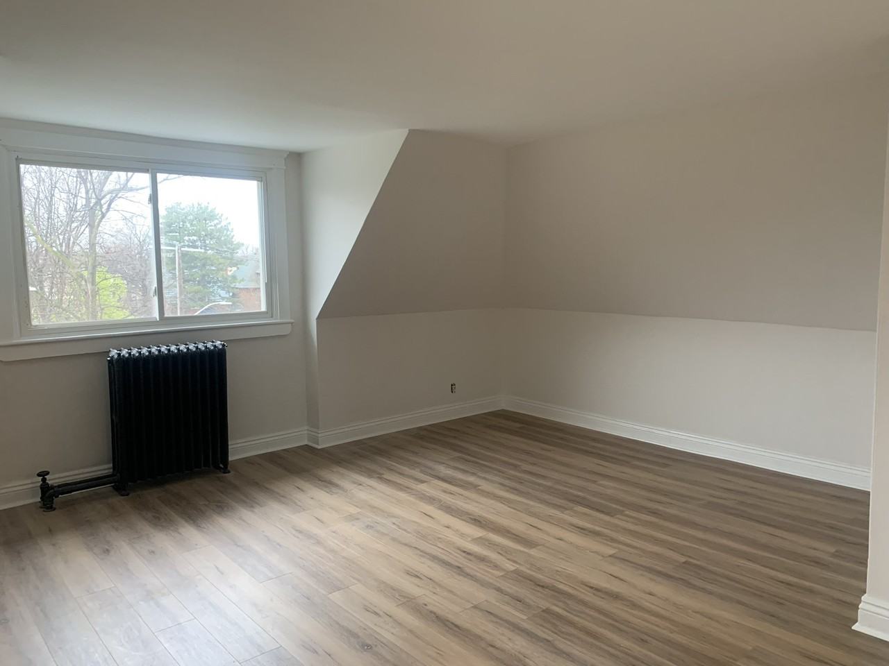 73 Melrose Ave S - Photo 3 of 12