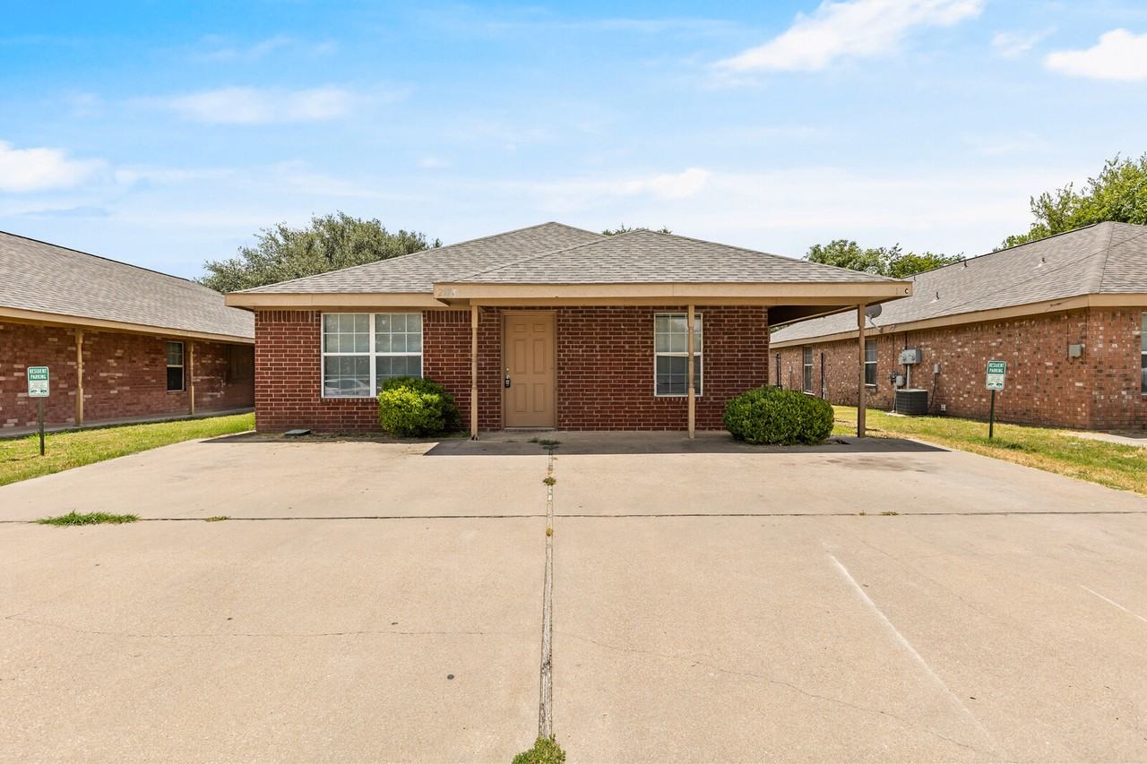 217 E East Craven Avenue #D - Photo 2 of 16