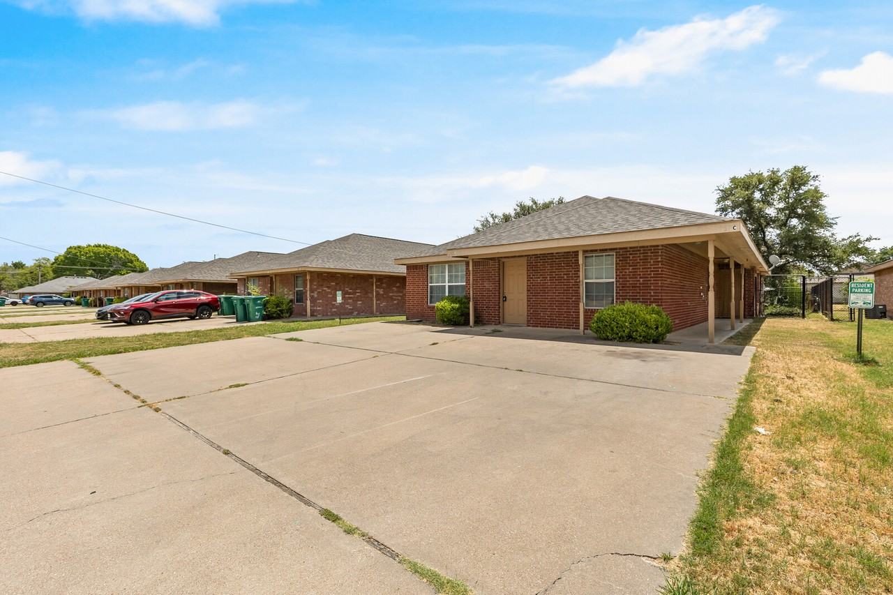 217 E East Craven Avenue #D - Photo 4 of 16
