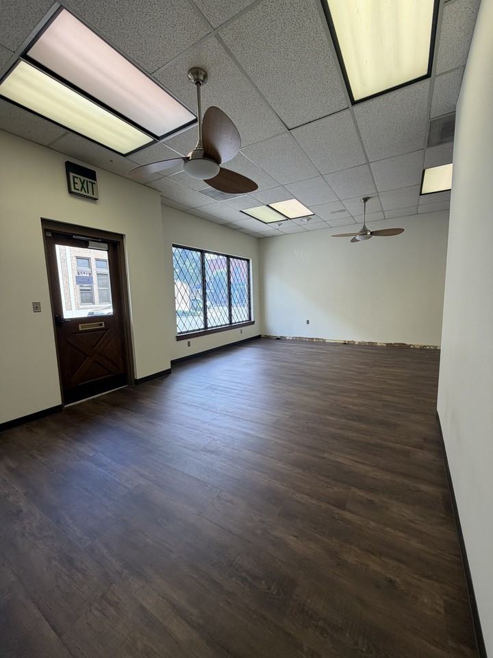 211 9th St #1 - Photo 2 of 18