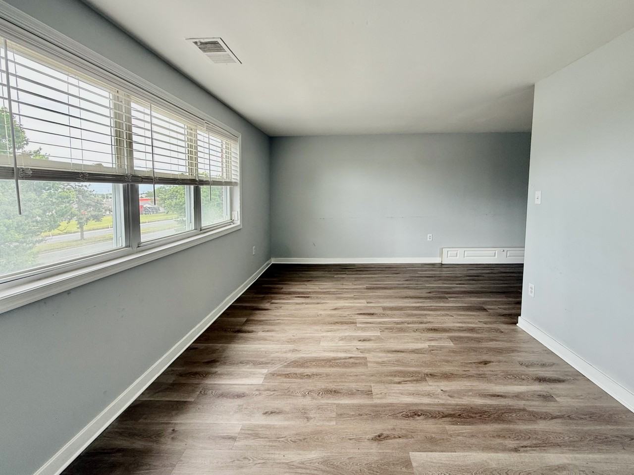 7011 Lindbergh Blvd #2ndFL - Photo 7 of 29