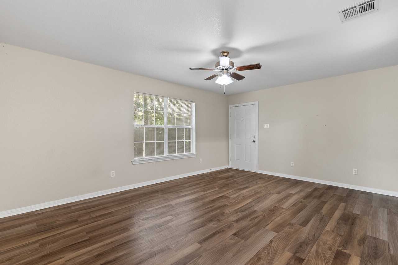 217 E Craven Ave #1 - Photo 3 of 17