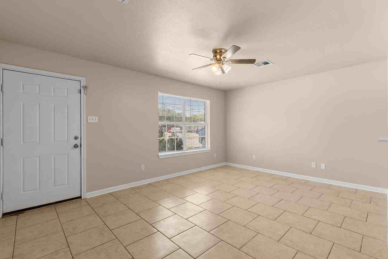 233 E Craven Ave #233 - Photo 4 of 16