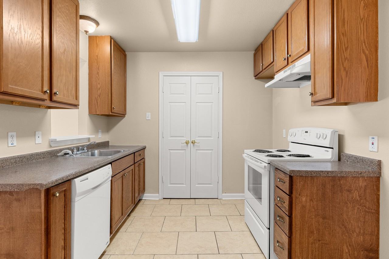 233 E Craven Ave #233 - Photo 5 of 16