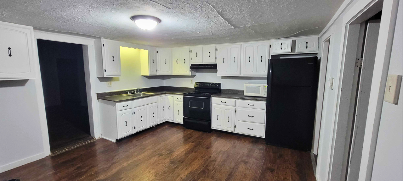 168 Essex St #168 - Photo 3 of 15
