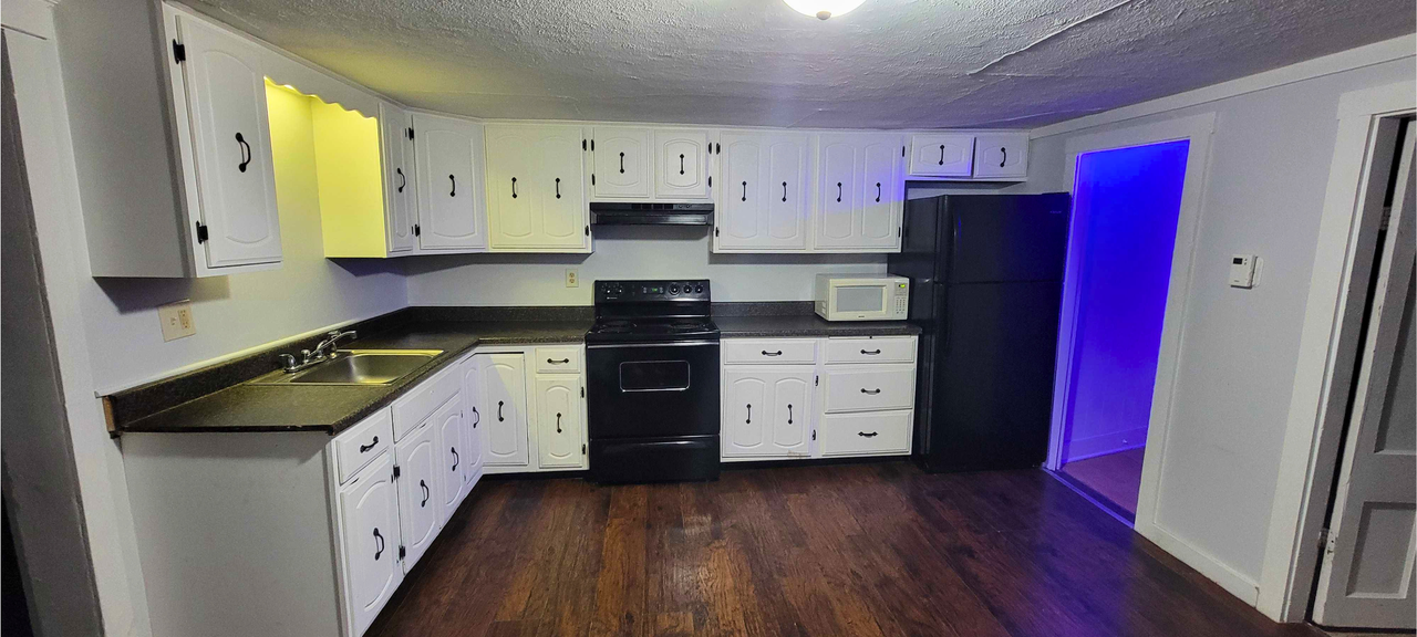 168 Essex St #168 - Photo 4 of 15