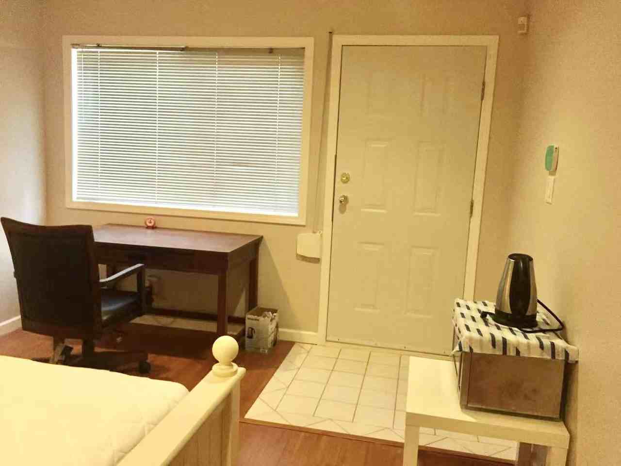 825 West 60th Avenue - Photo 2 of 5