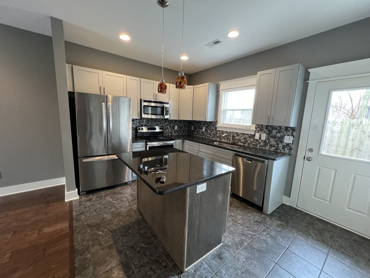 107 Porter Ter #1 - Photo 4 of 20