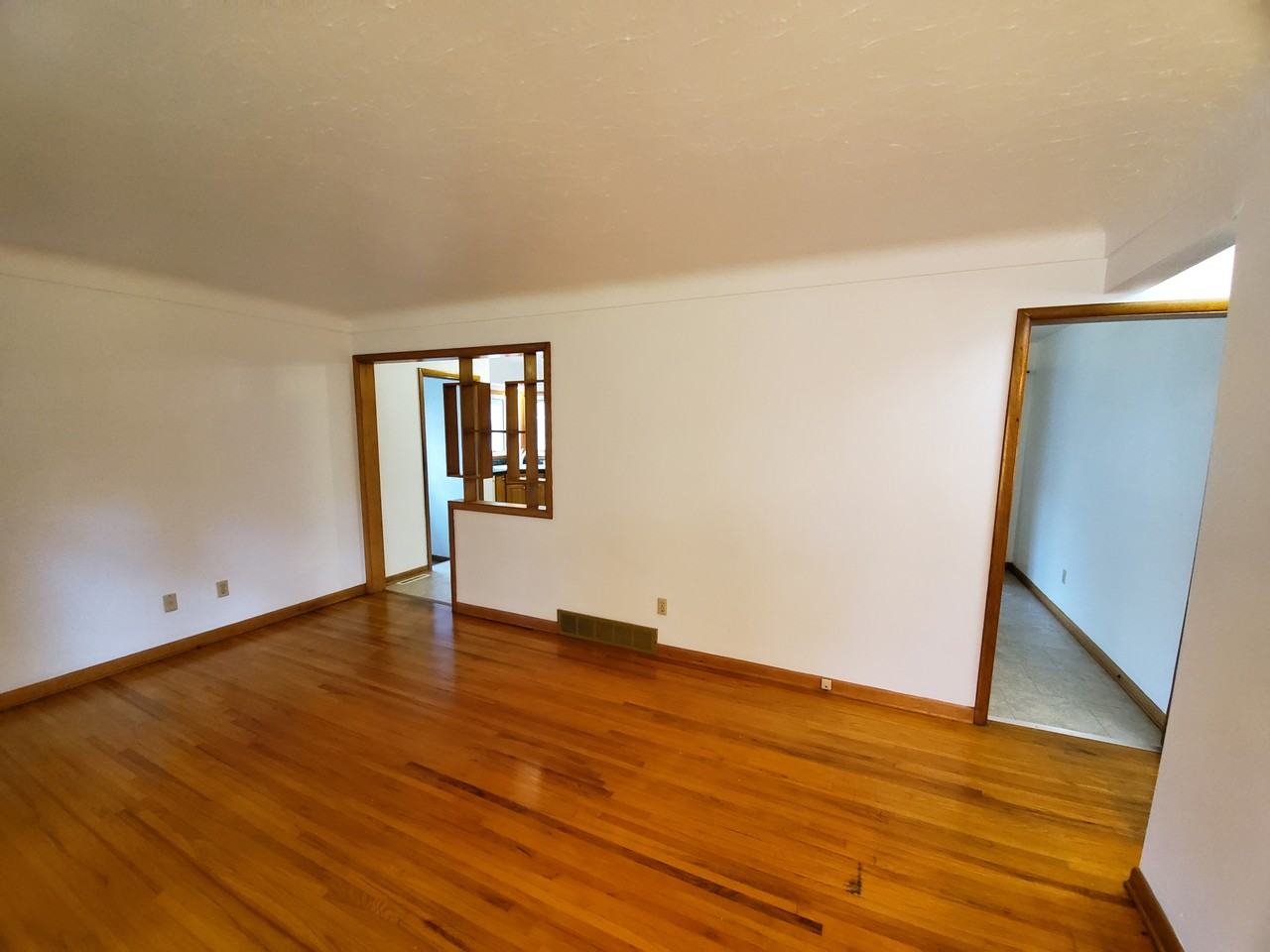 1622 Pin Oak Dr #1 - Photo 4 of 50