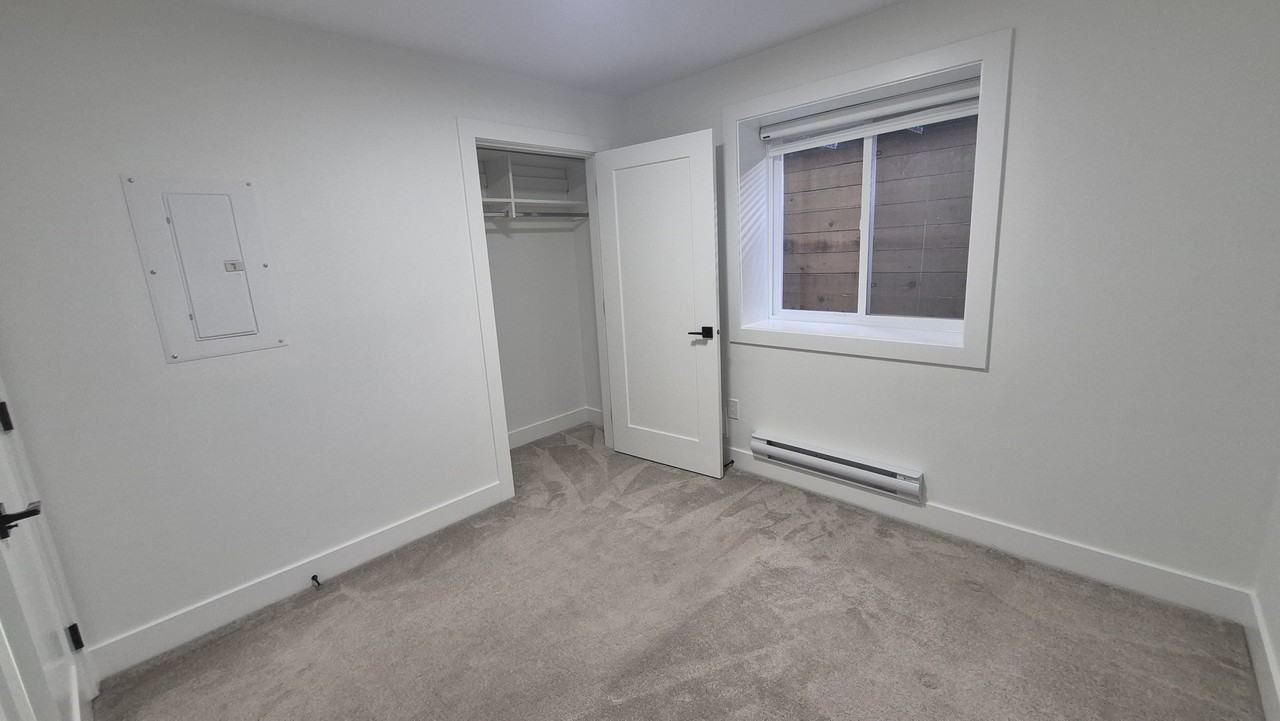 7377 197 Street - Photo 6 of 12