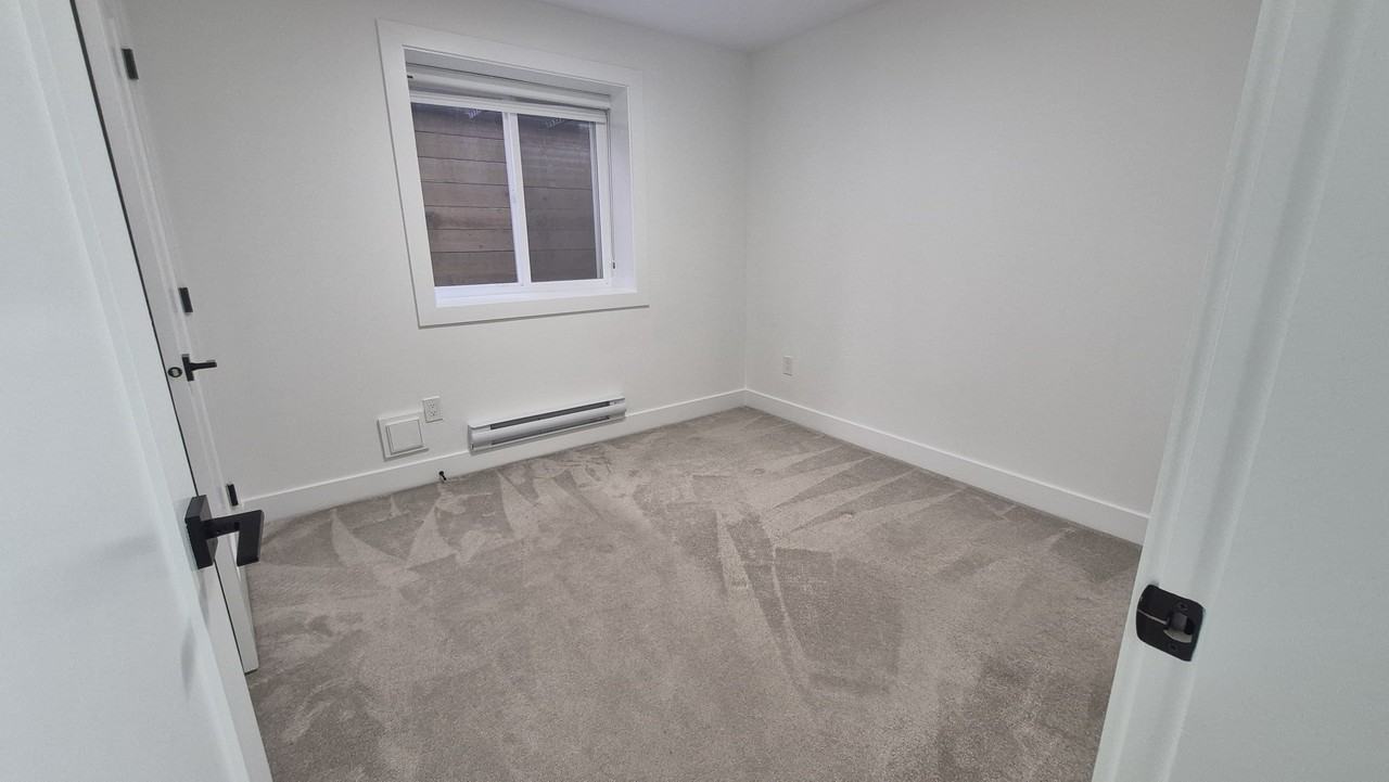 7377 197 Street - Photo 7 of 12