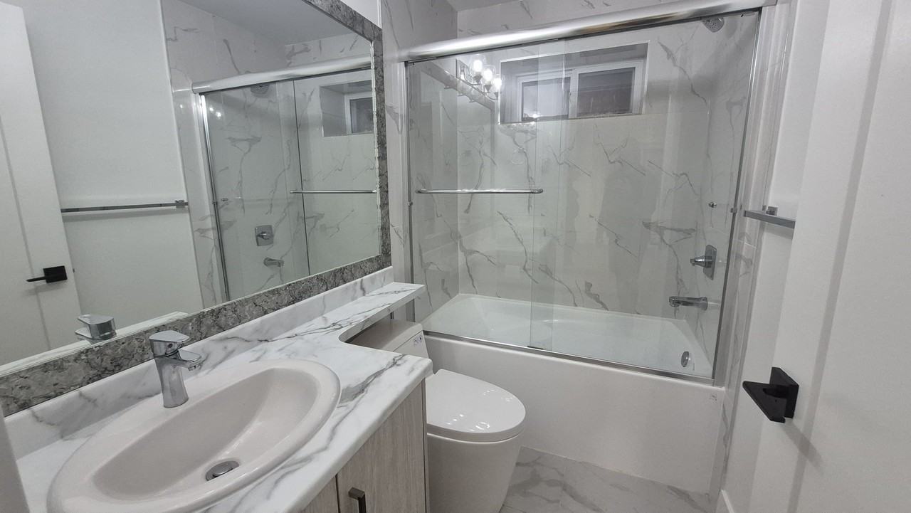 7377 197 Street - Photo 5 of 12