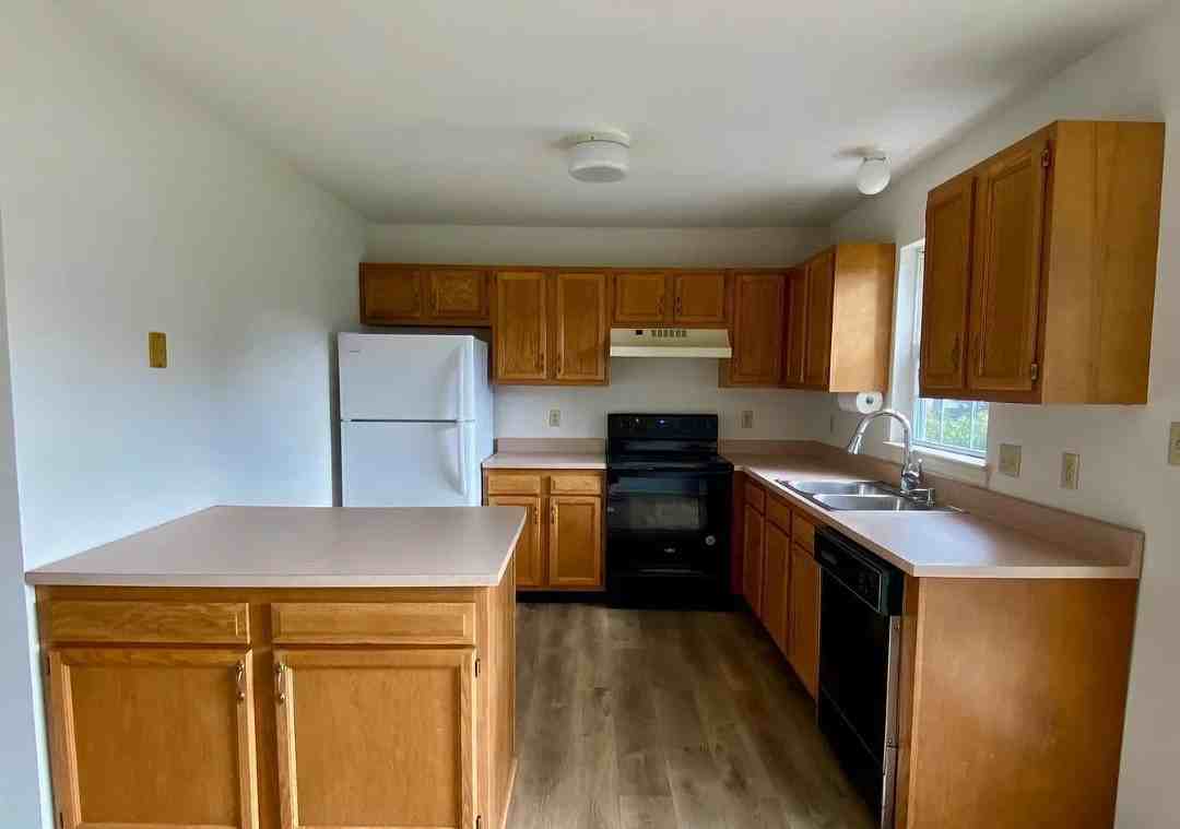 6605 Hollow Dr #1 - Photo 3 of 11