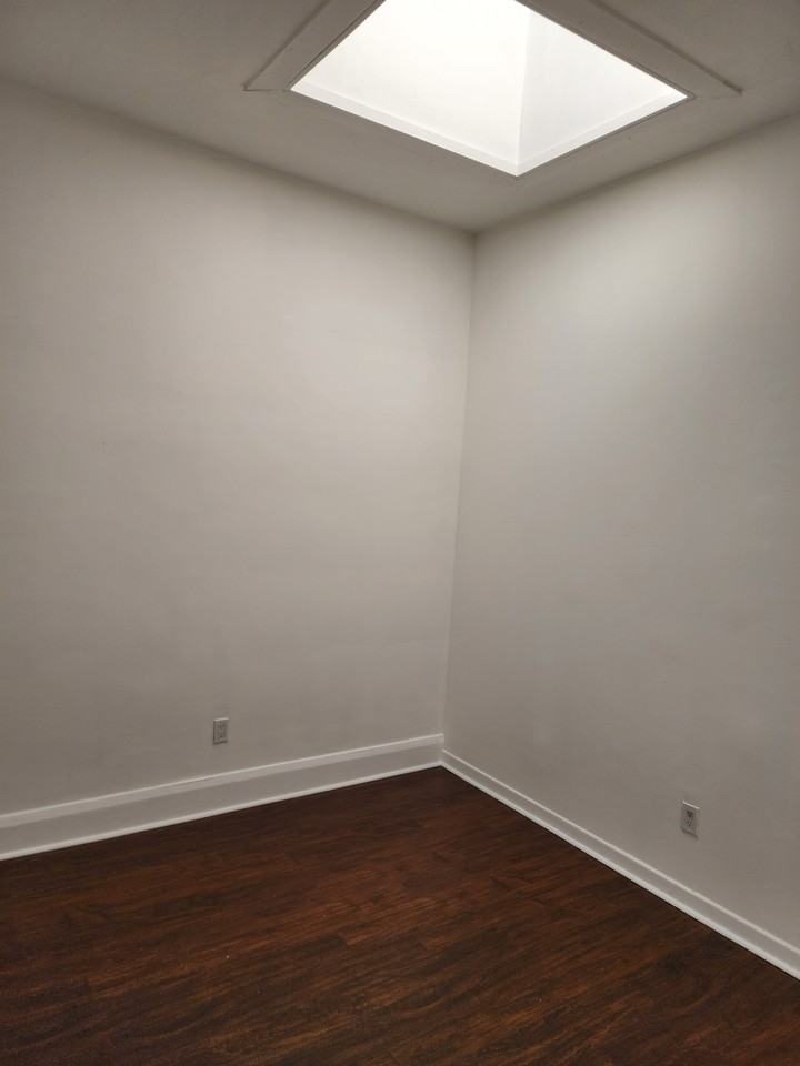 2881 Dundas Street West #5 - Photo 5 of 6