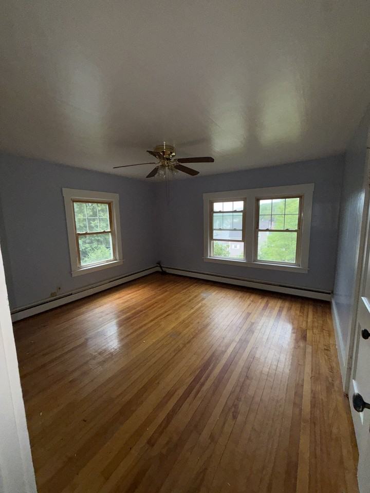 423 Norway St #1 - Photo 5 of 6