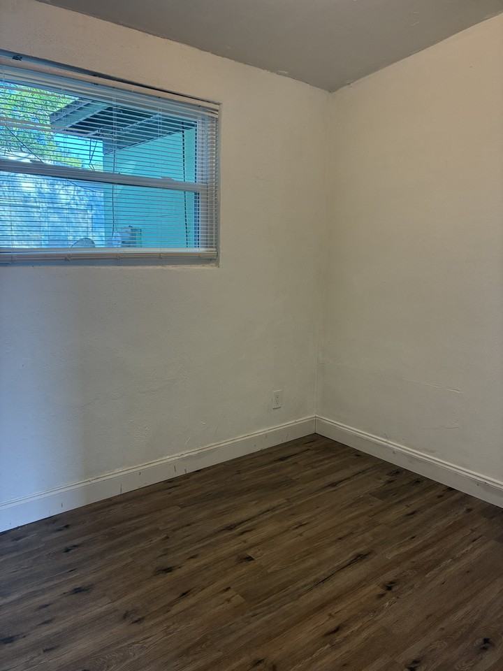 2768 Hamilton Cir #1 - Photo 5 of 17
