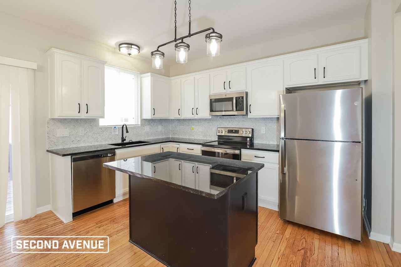 7816 N Lister Ave - Photo 4 of 18