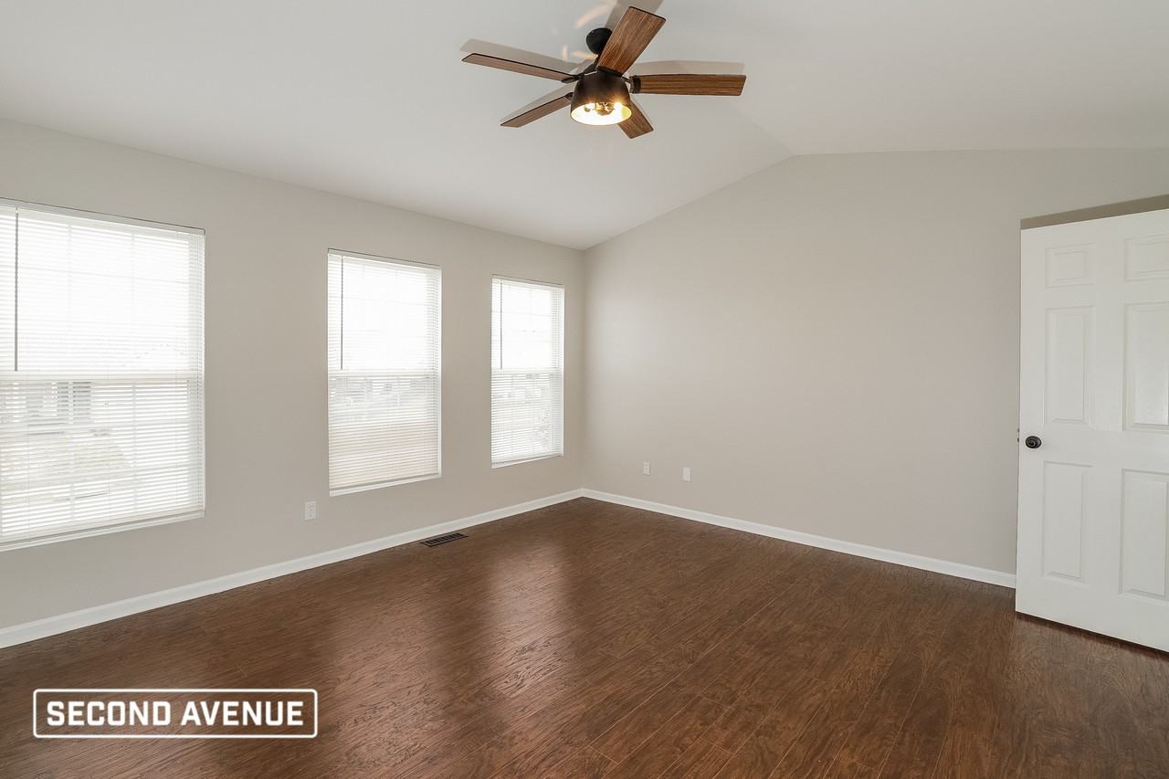 7816 N Lister Ave - Photo 5 of 18