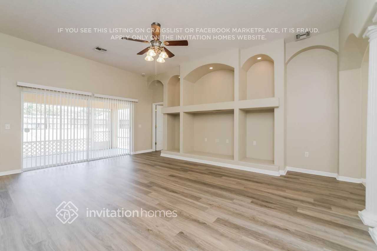 13343 Biscayne Dr - Photo 4 of 17