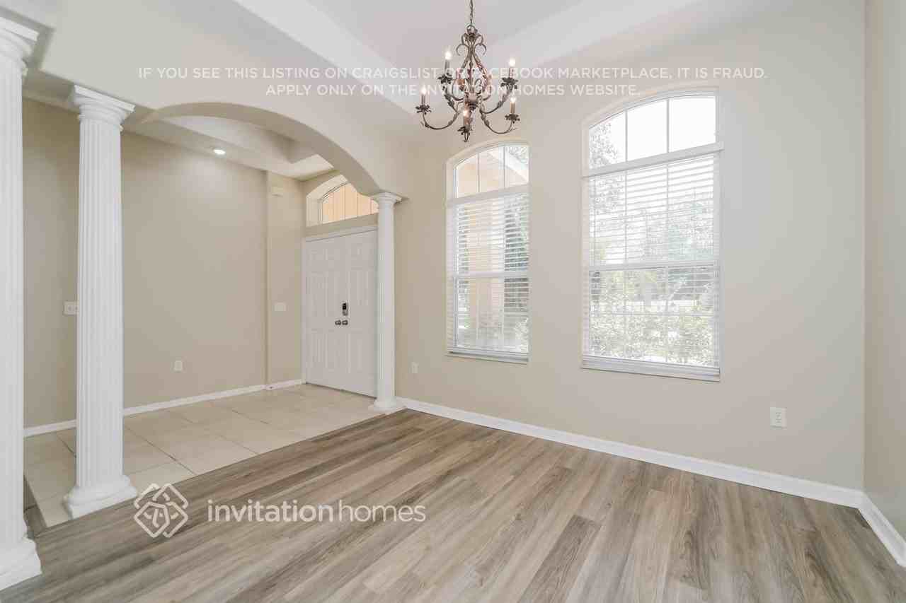 13343 Biscayne Dr - Photo 3 of 17